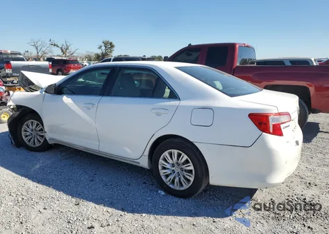 2012 Toyota Camry Base z USA, uszkodzony, nr VIN 4T1BF1FK6CU552441
